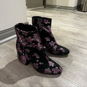 Sam Edelman black/pink embroidered floral bootie - Size 8.5